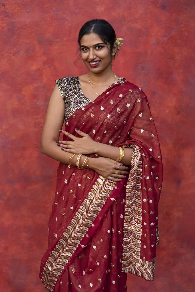 portrait-beautiful-woman-wearing-traditional-sari-garment (1).webp